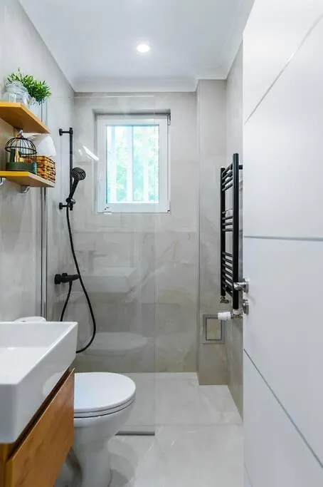 Lozenets Apartment 소피아 0*,